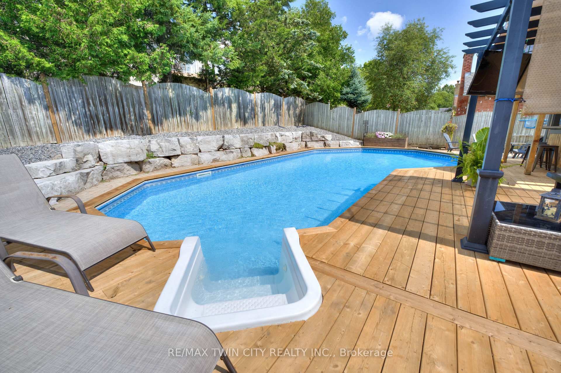 42 Maxwell Drive photo 36
