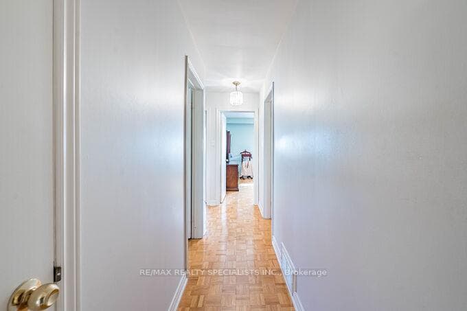 61 Brewster Crescent photo 18