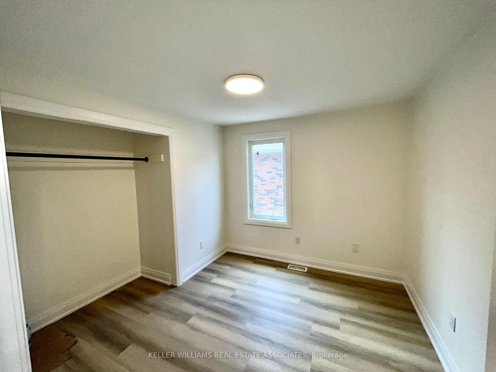 289 Fairfield Avenue photo 9
