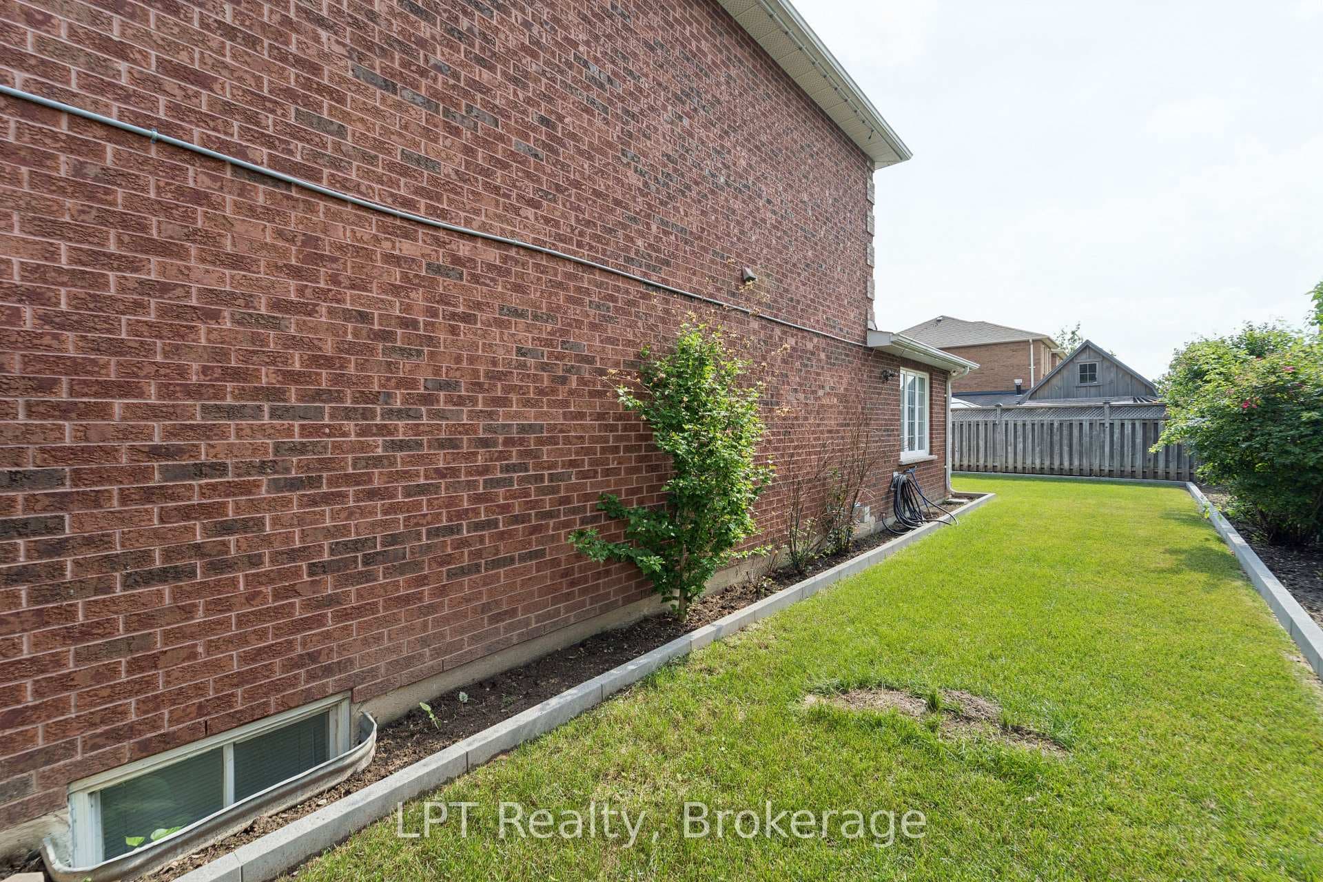 1 Mayfield Crescent photo 44