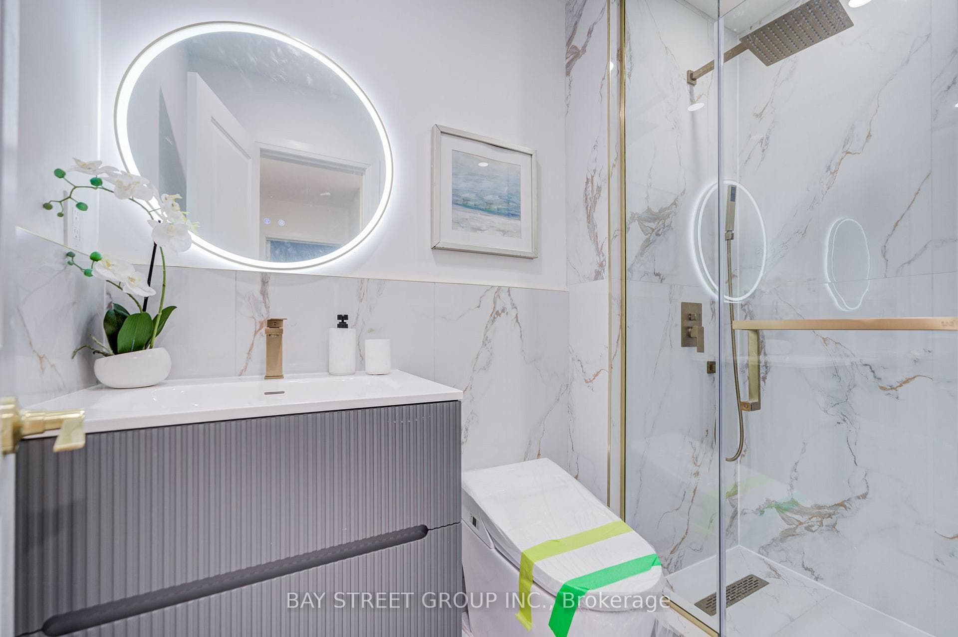 60 Warner Avenue photo 25