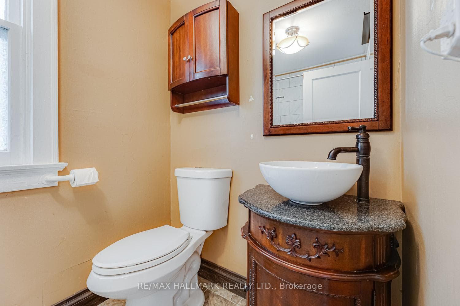 1861 Appleview Road photo 10