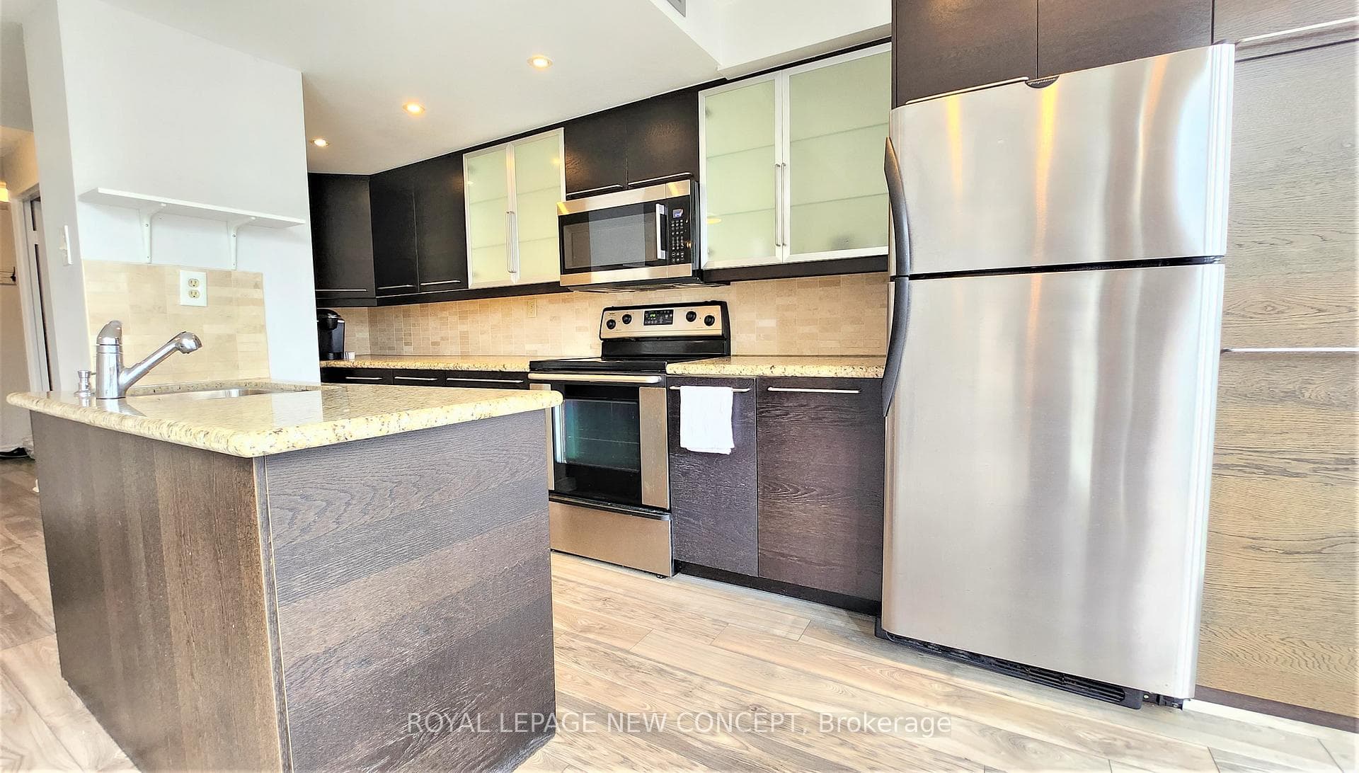 736 Bay Street Unit 1510 photo 9