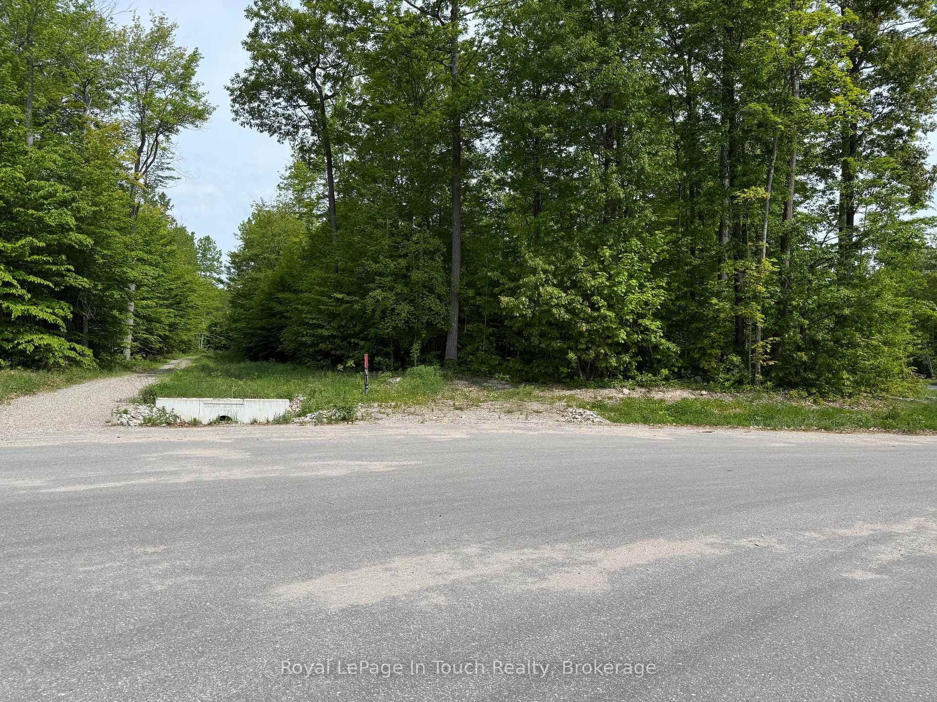 Lot abuts Walking Trail