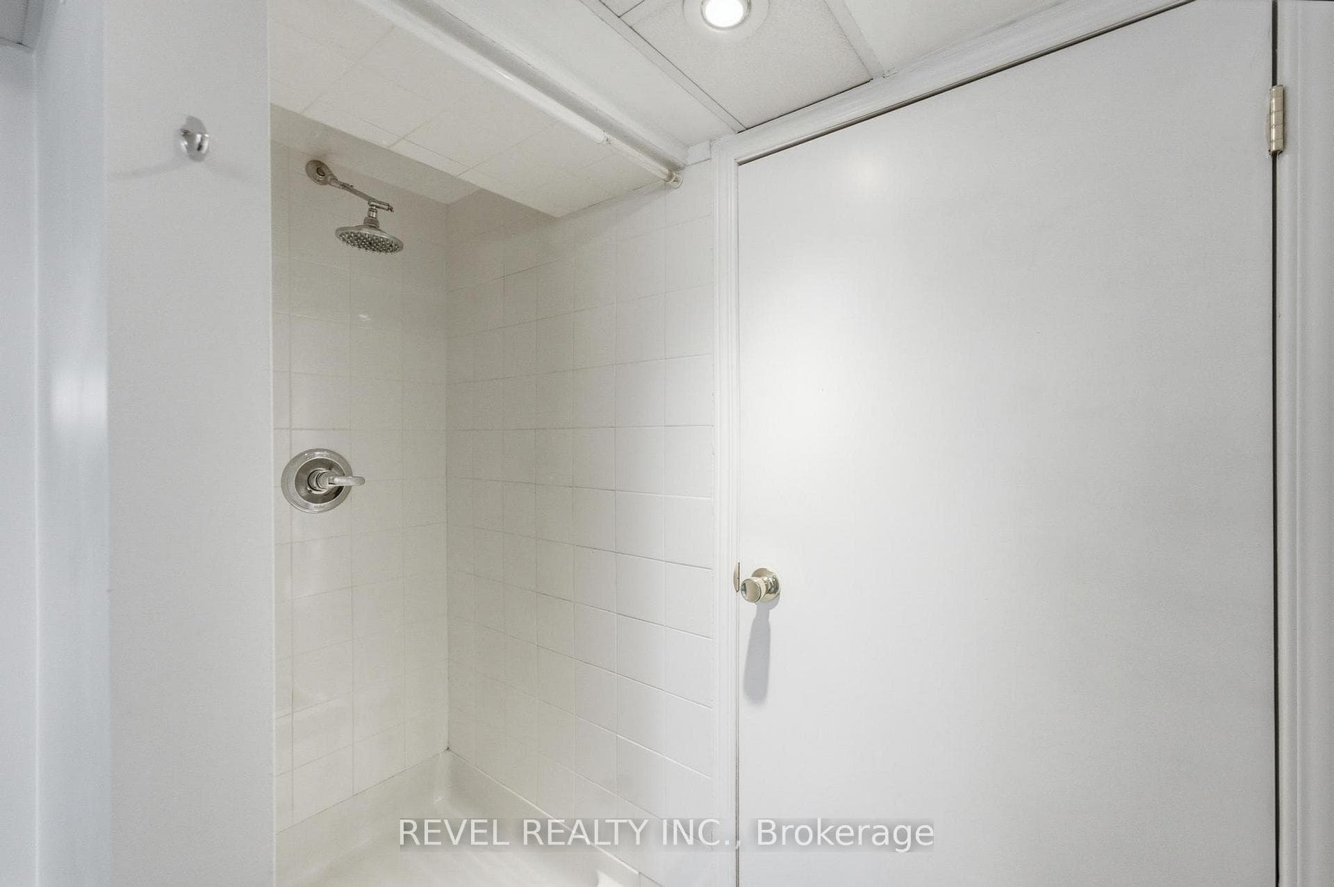 481 Upper Gage Avenue photo 31