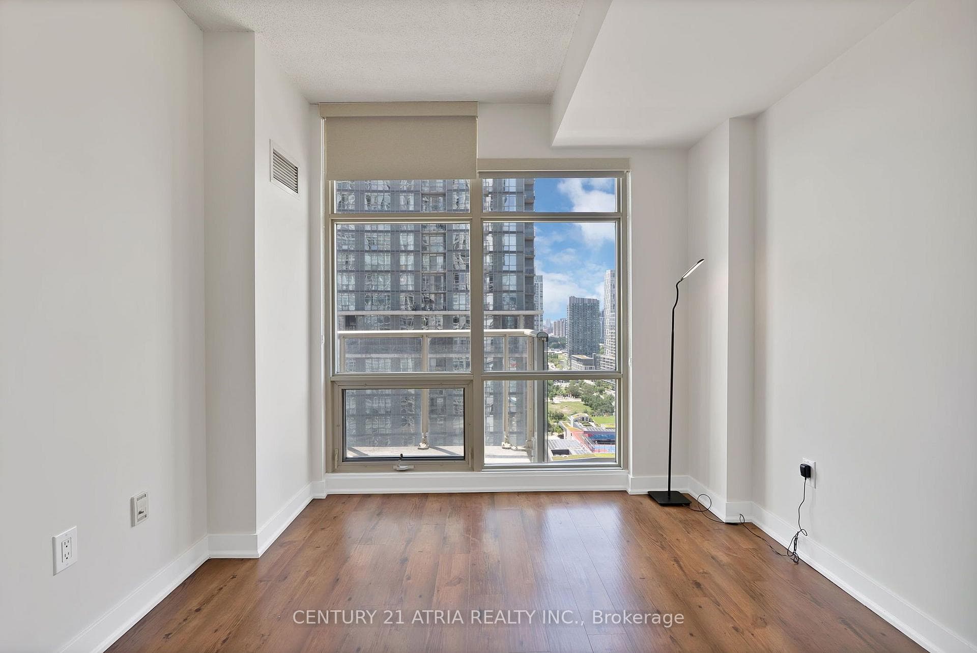 35 Mariner Terrace Unit 2702 photo 2