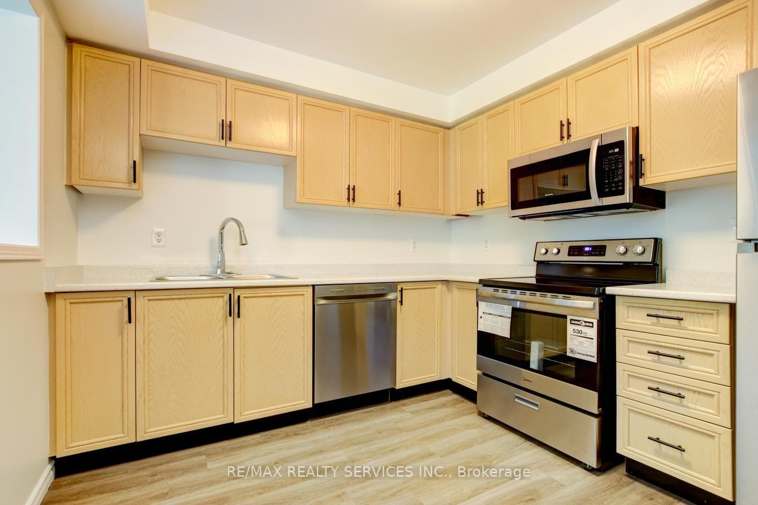 63 Herkes Drive photo 9