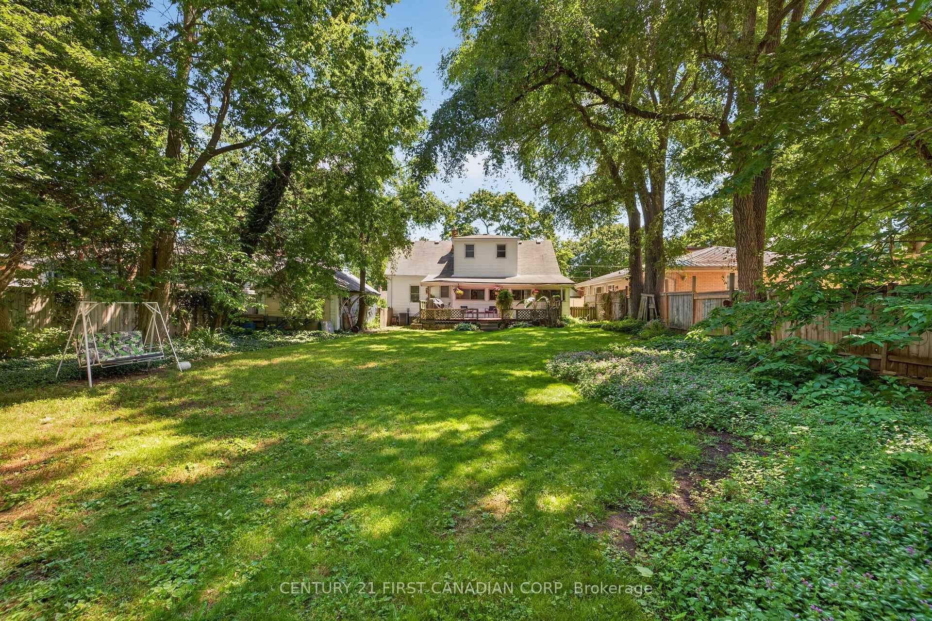 297 Stephen Street photo 37