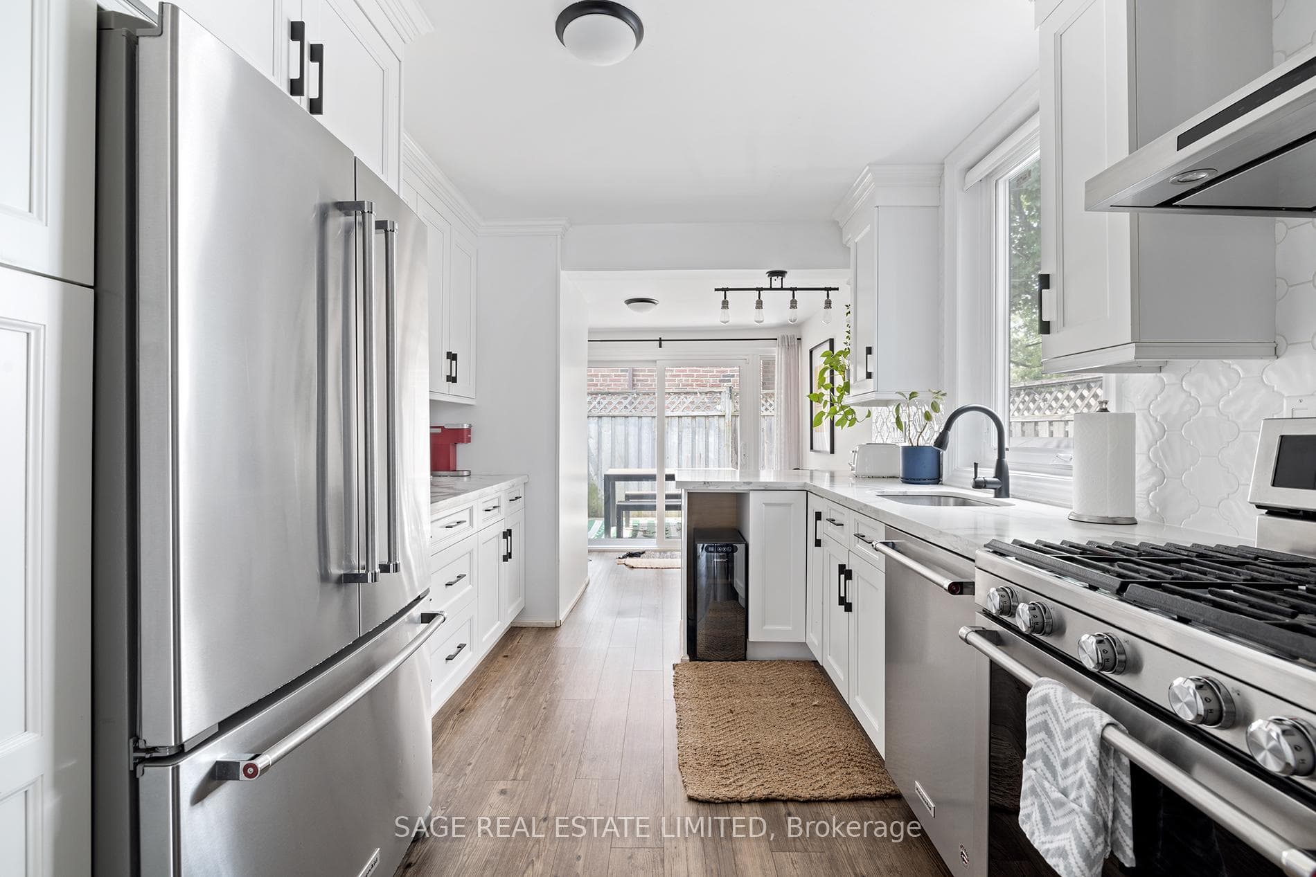 296 Ossington Avenue photo 10
