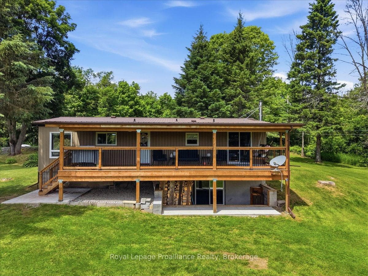 596 Courneya Road photo 28