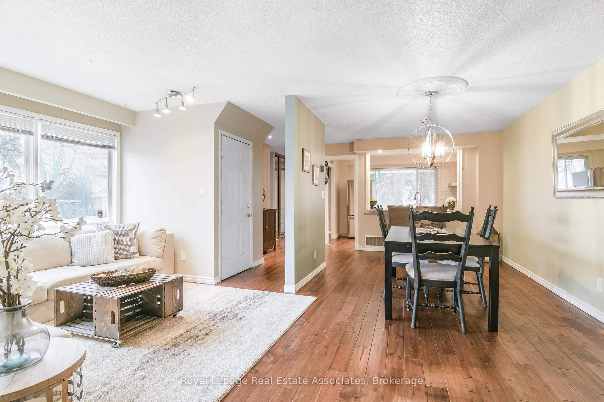 2407 Mainroyal Street Unit Upper photo 7