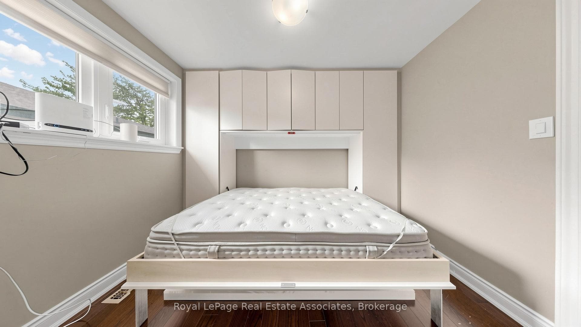 71 Addington Crescent photo 27