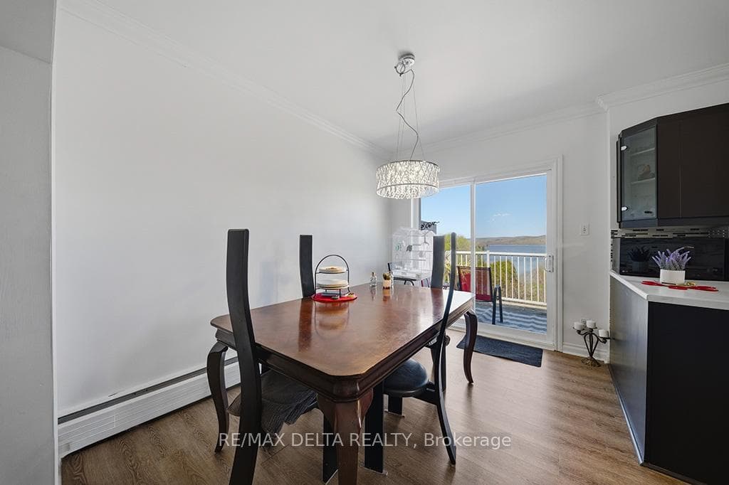 2-bed apt: River view