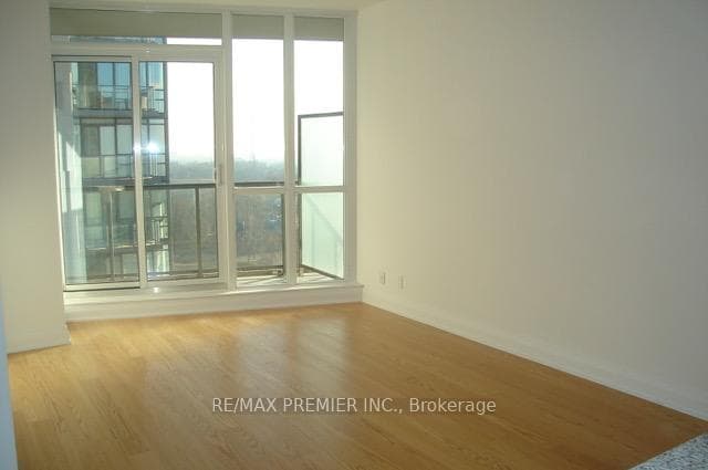 530 St Clair Avenue Unit 1103 photo 4