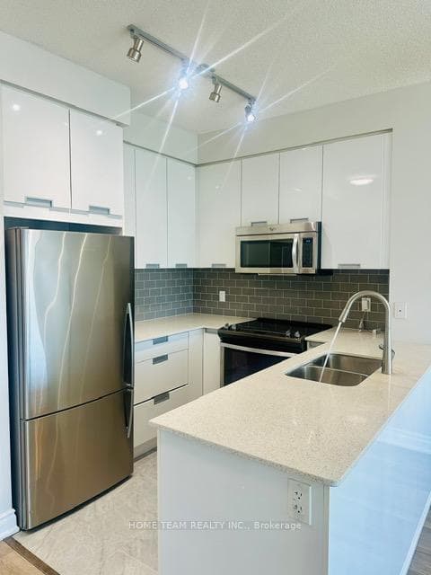 75 Eglinton Avenue Unit 506 photo 5