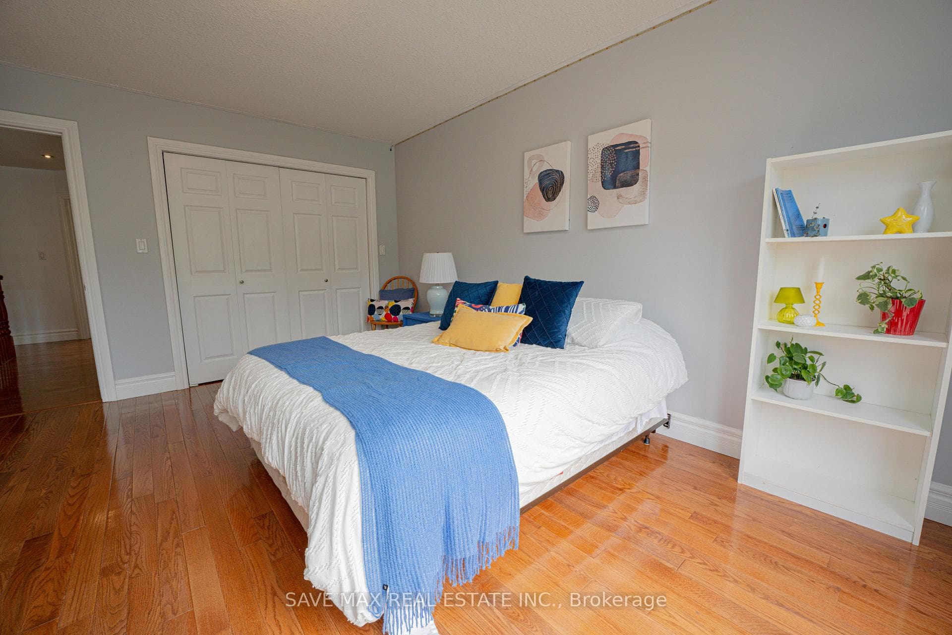 656 Geneva Street photo 24