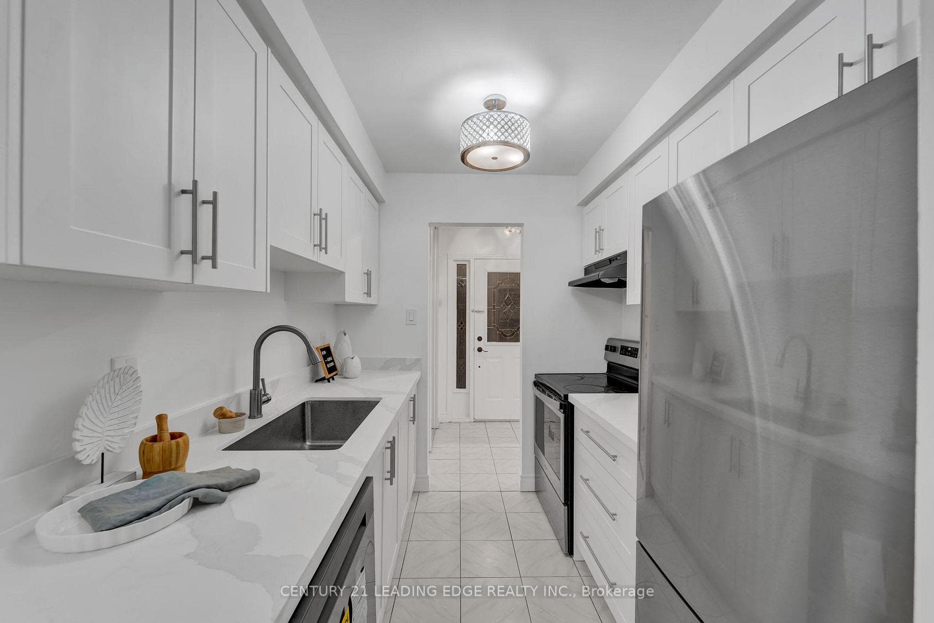 832 Donegal Avenue photo 5