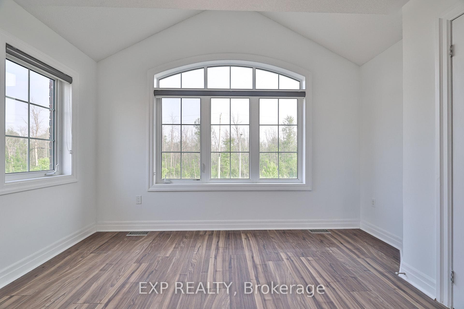 1487 Farrow Cres Crescent photo 29