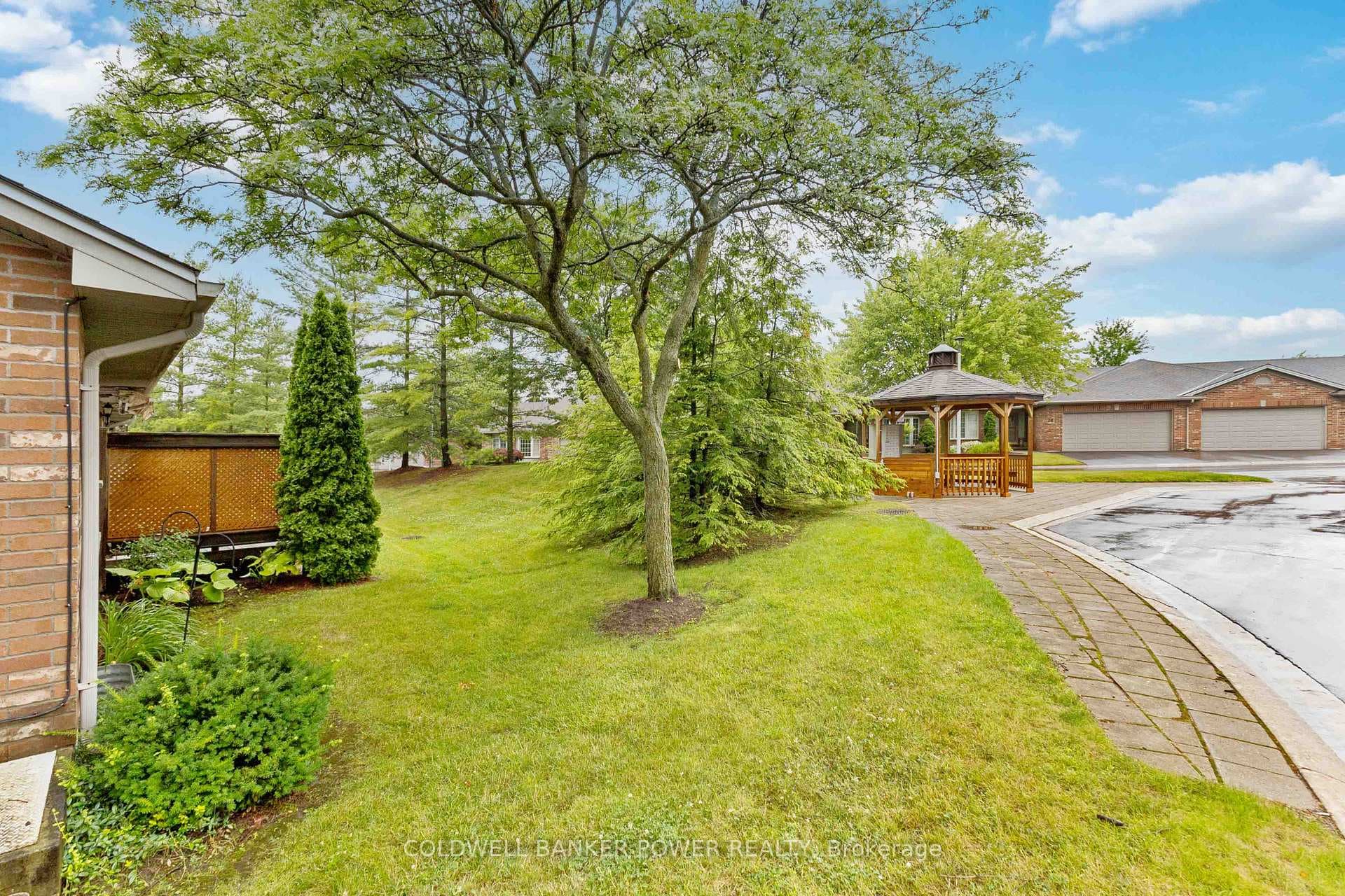 1755 Louise Boulevard Unit 29 photo 37