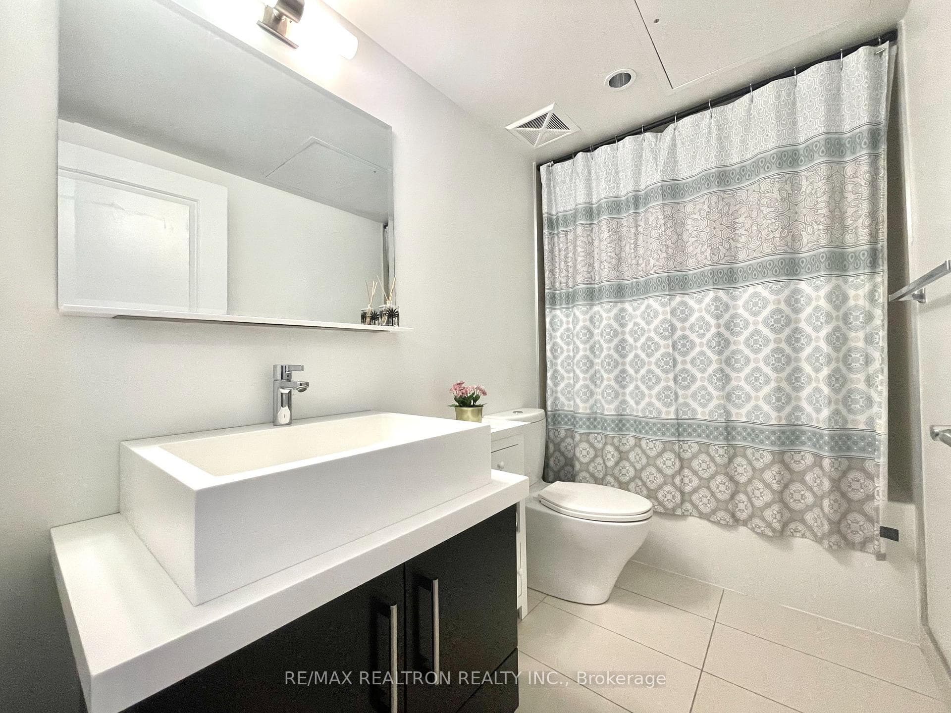 1080 Bay Street Unit 3506 photo 16
