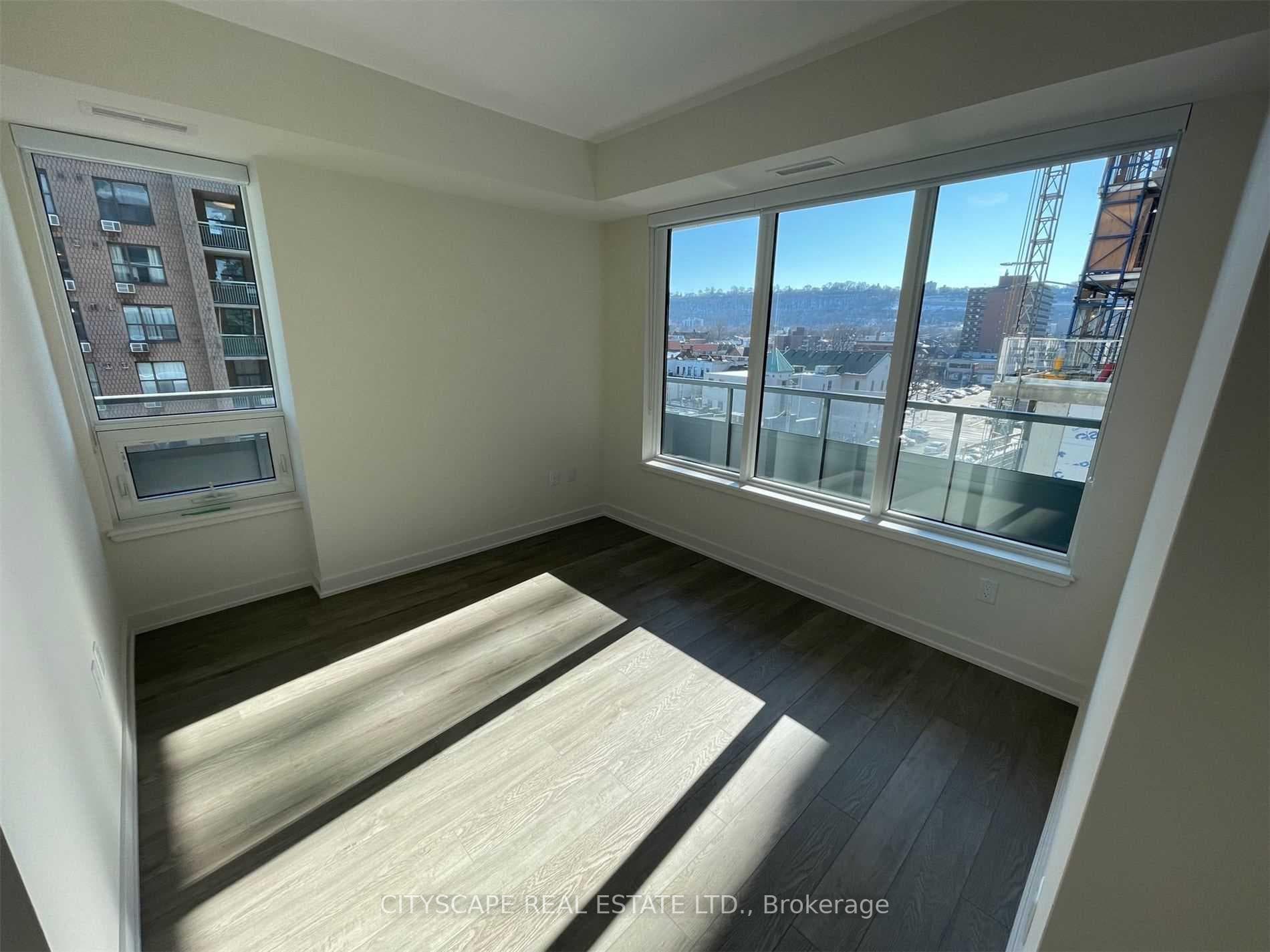 212 King William Street Unit 605 photo 13