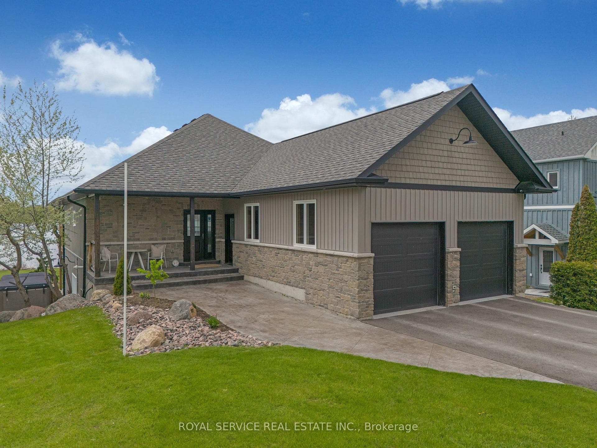 87 Loon Street photo 1
