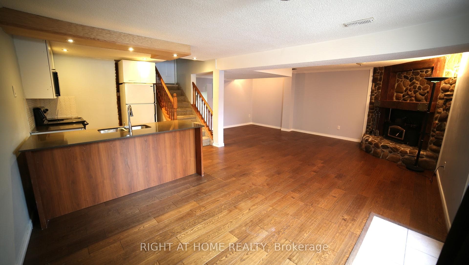 341 Rexford Drive photo 32