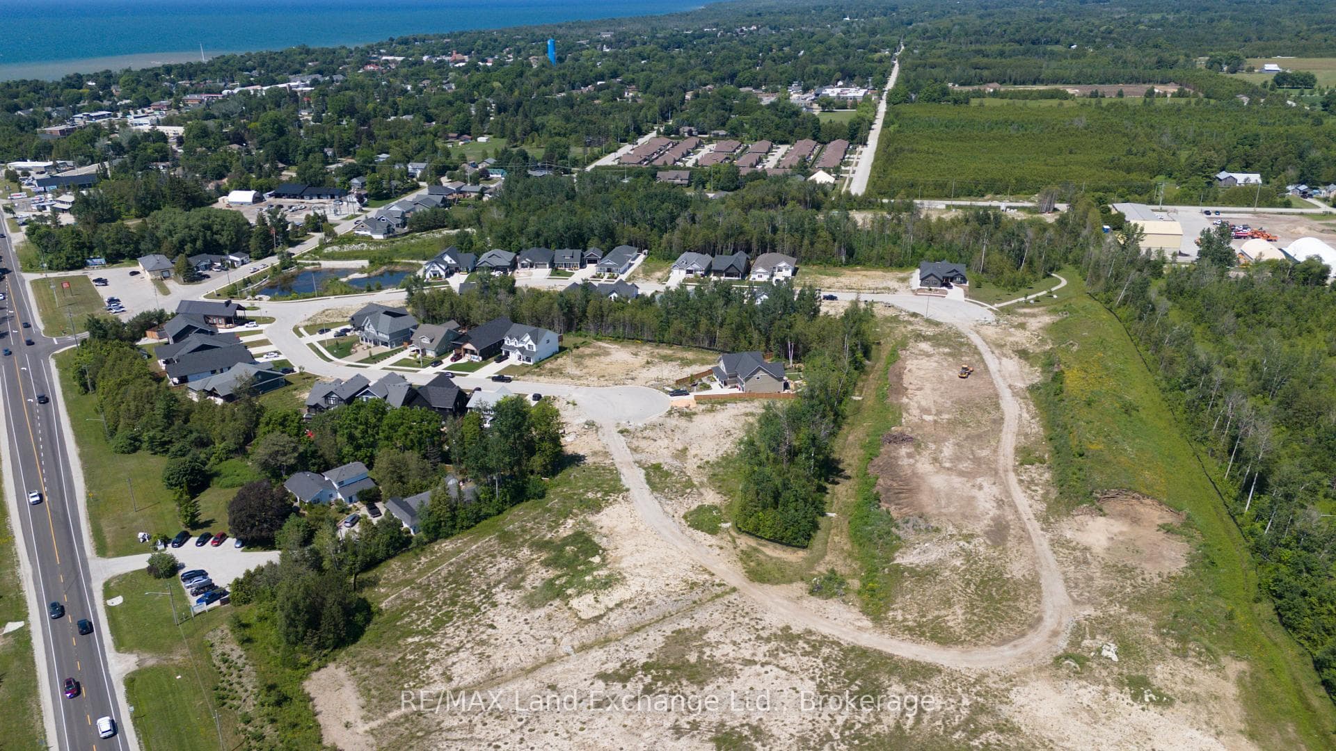 17 Lakeforest Drive photo 42