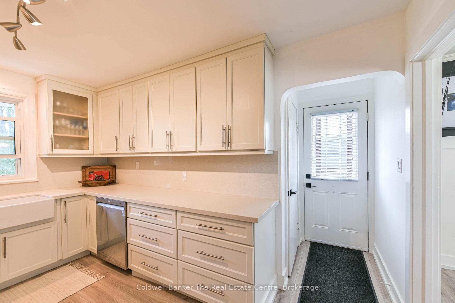 321 Franklin Street photo 13