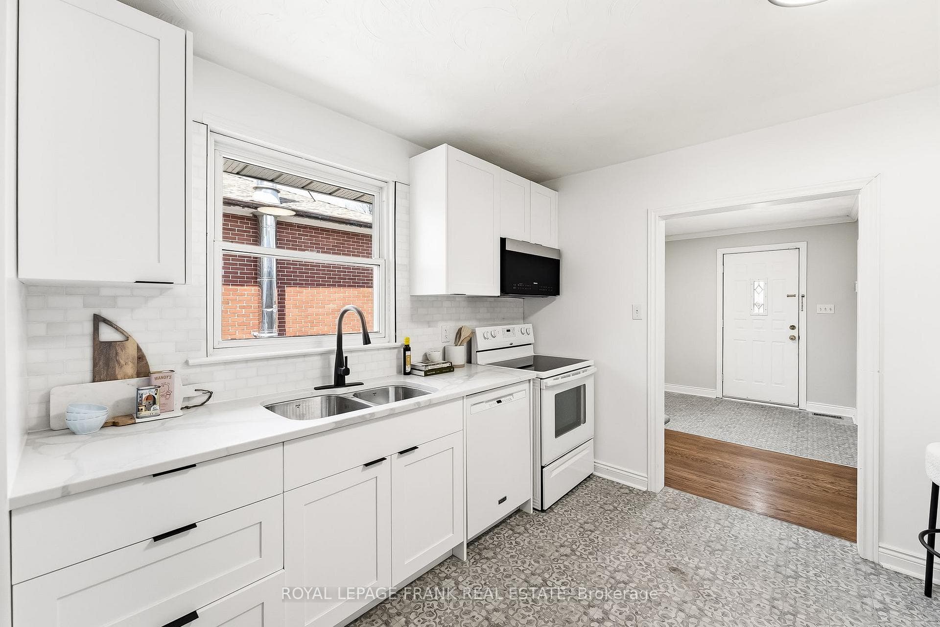 1212 Valley Drive photo 11