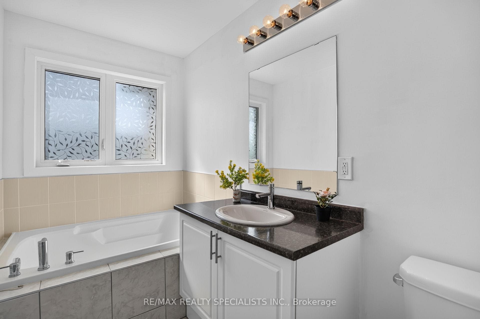 261 INSPIRE Boulevard photo 28