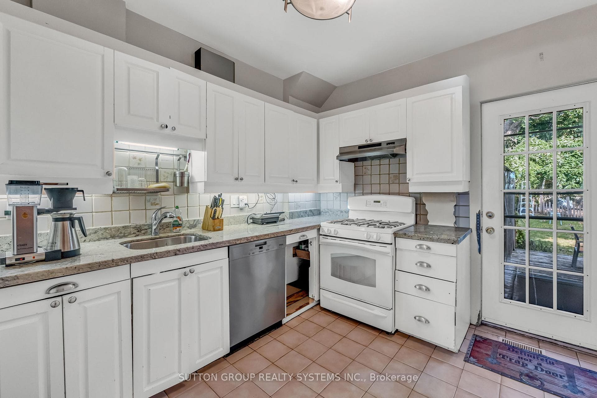 197 Arlington Avenue photo 17