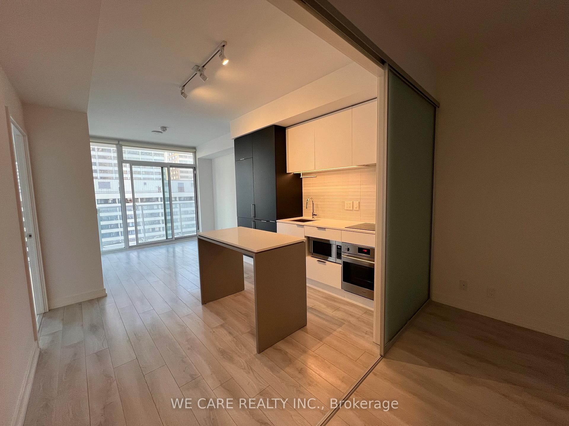 33 Helendale Avenue Unit 1407 photo 5