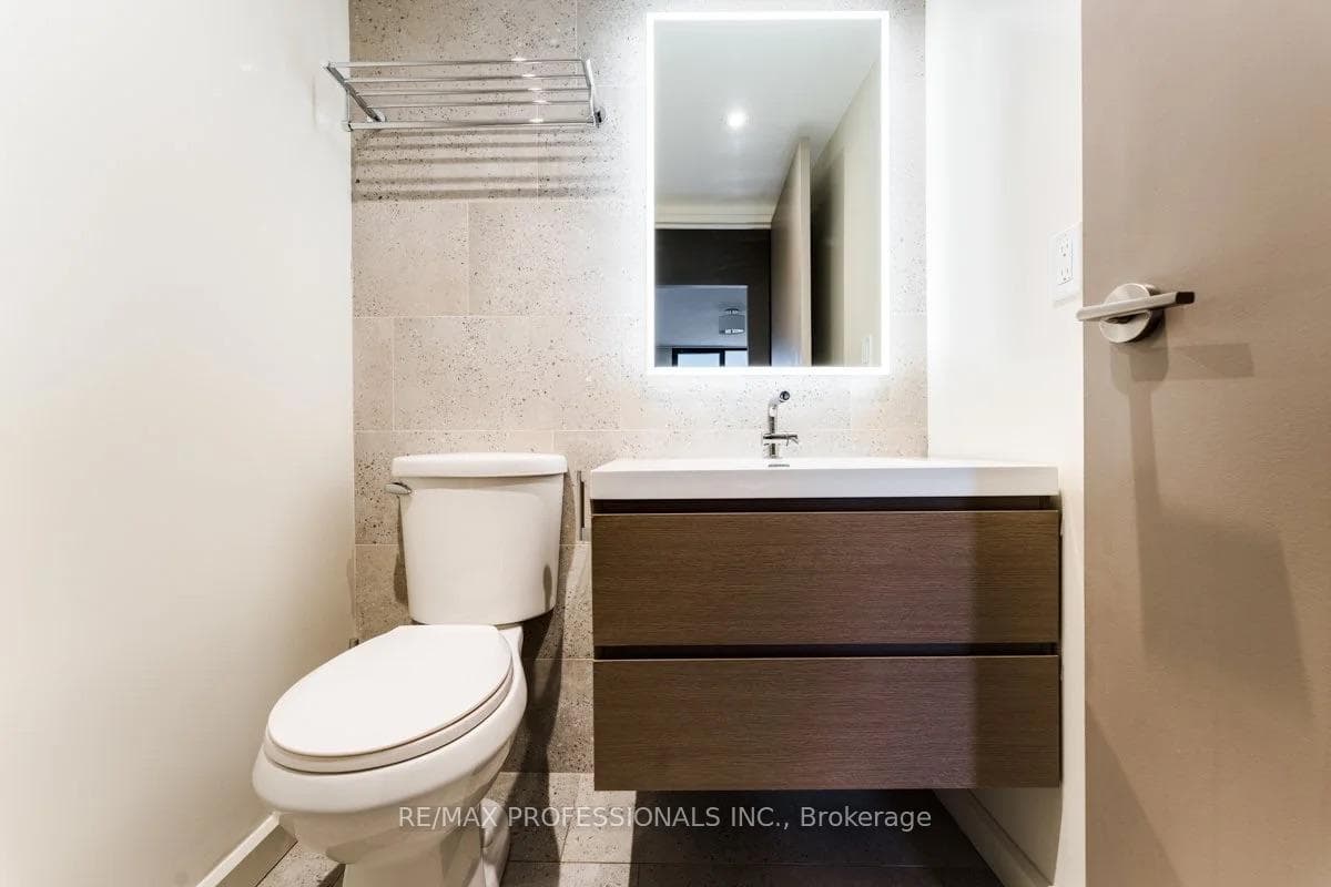 100 Quebec Avenue Unit 407 photo 33