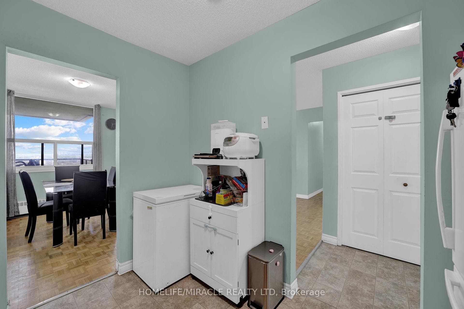551 The West Mall Avenue Unit 1102 photo 12