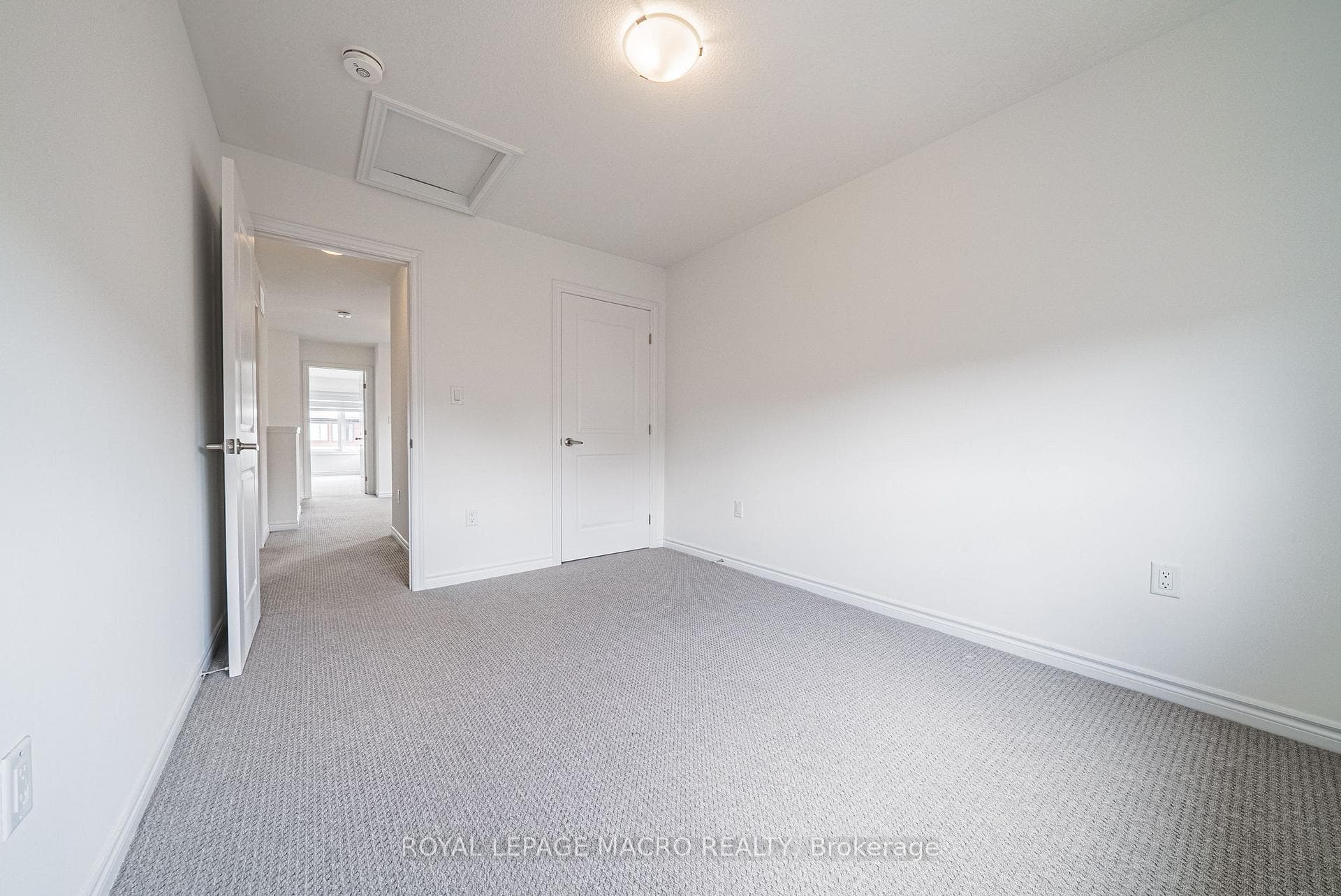 13 BELLHOUSE Avenue photo 31