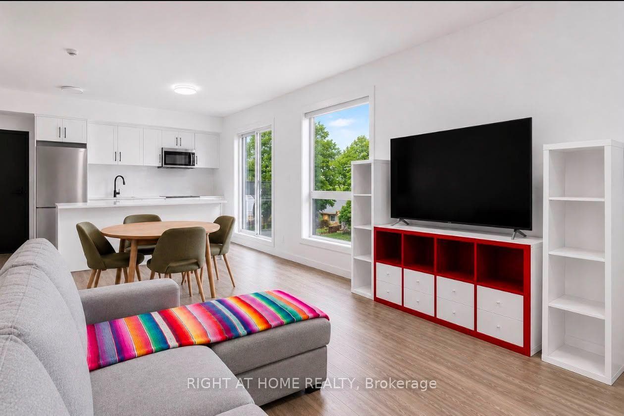 148 Glenlake Avenue Unit #7 photo 8