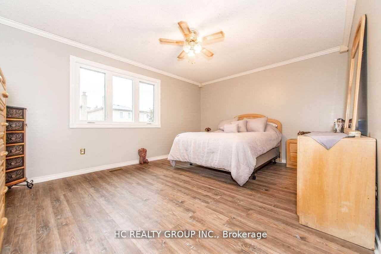 42 Greenbelt Crescent photo 18
