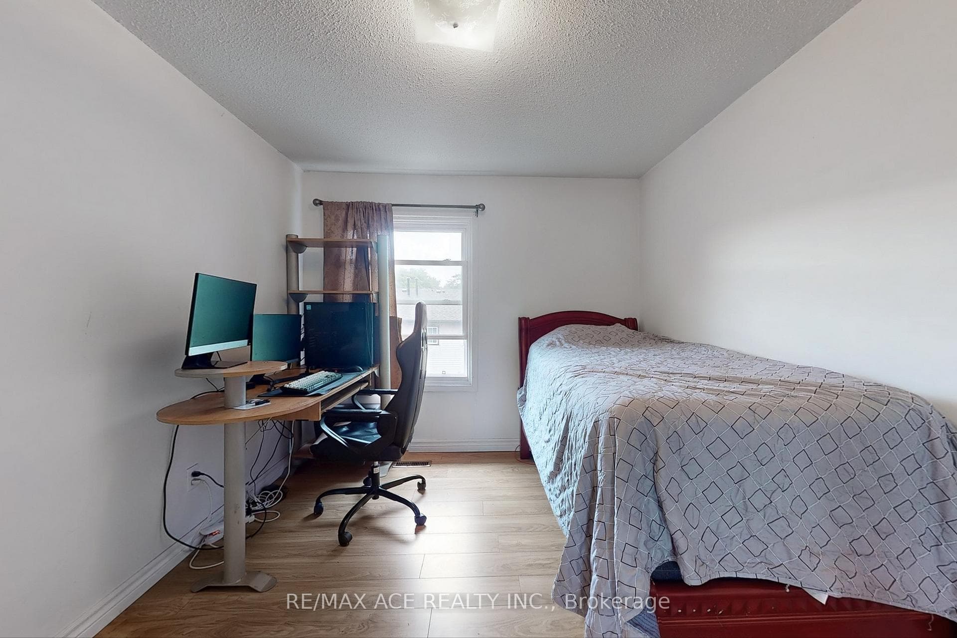 1121 Sandhurst Circle Unit 20 photo 27
