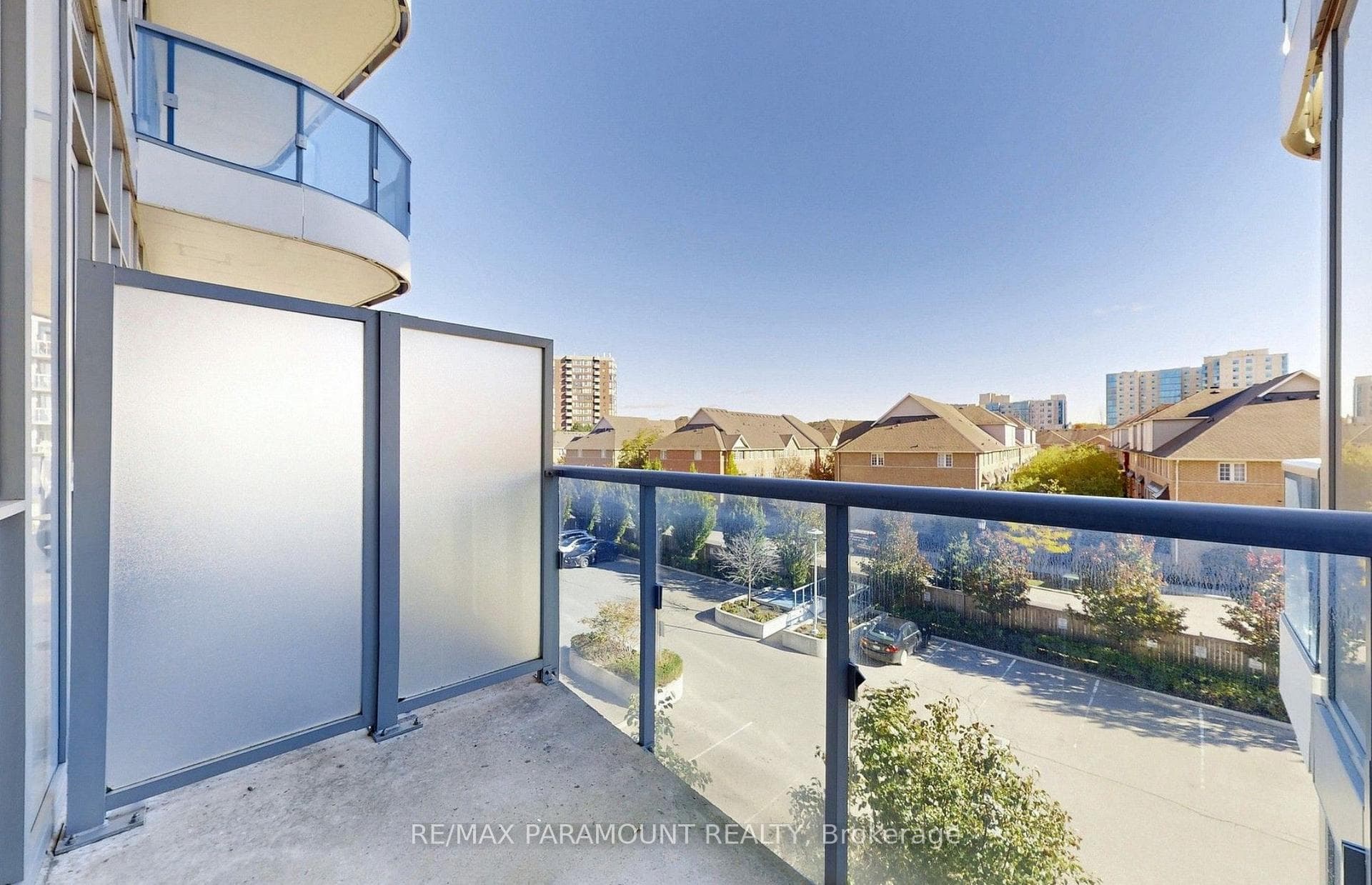 9471 Yonge Street Unit 327 photo 10