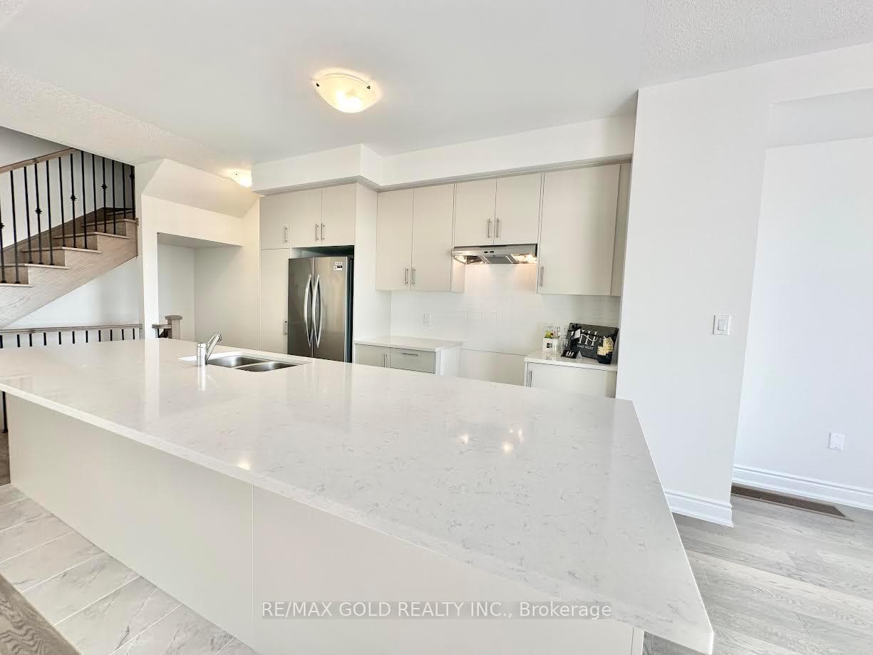 1292 Muller Lane photo 9