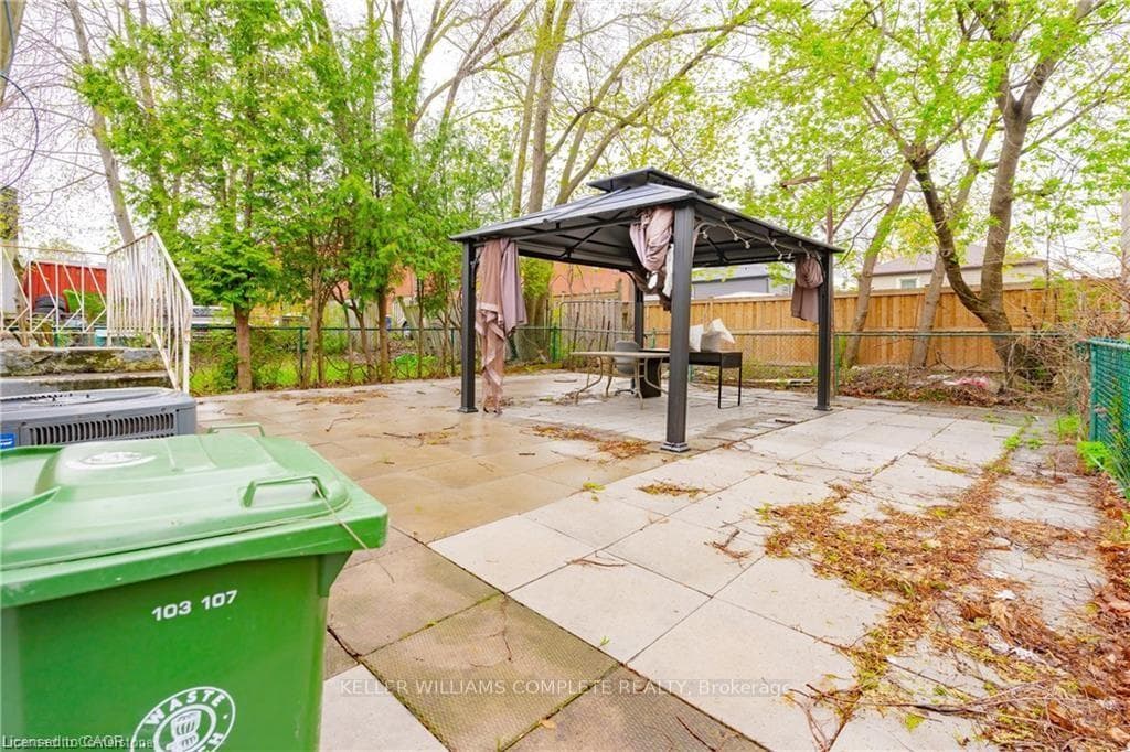 574 UPPER SHERMAN Avenue photo 8