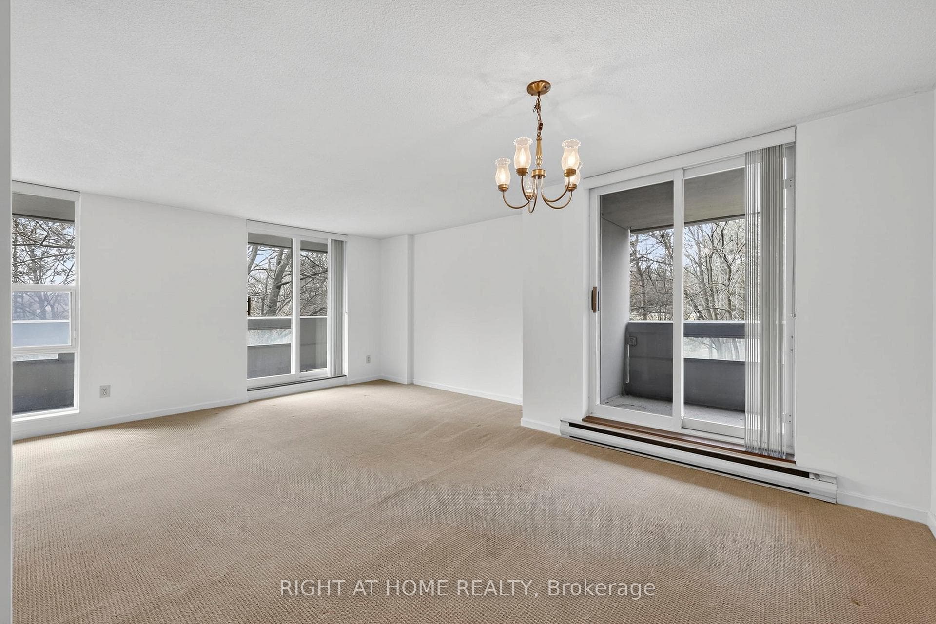 60 Inverlochy Boulevard Unit 211 photo 13
