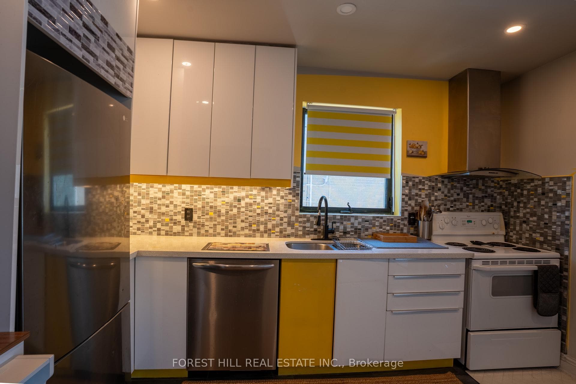 170 Bogert Avenue photo 12