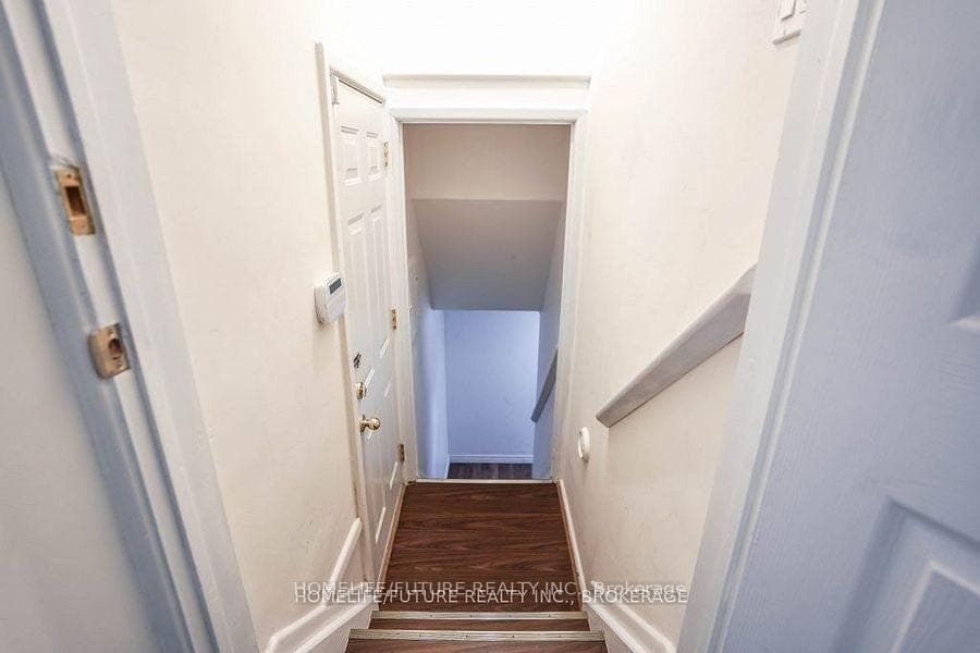 48 Farmcrest Drive Unit BSMT photo 3