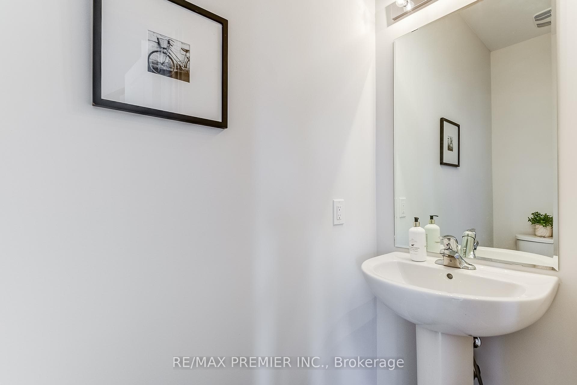 223 Yakefarm Boulevard photo 19