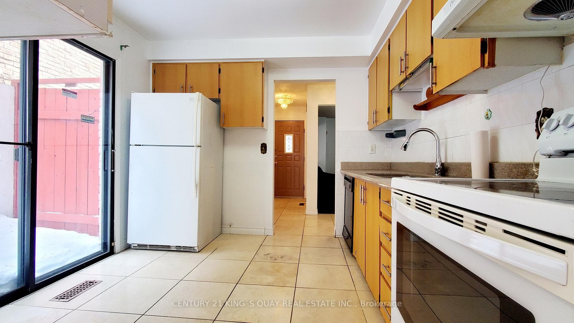 6 Cottsmore Crescent photo 10