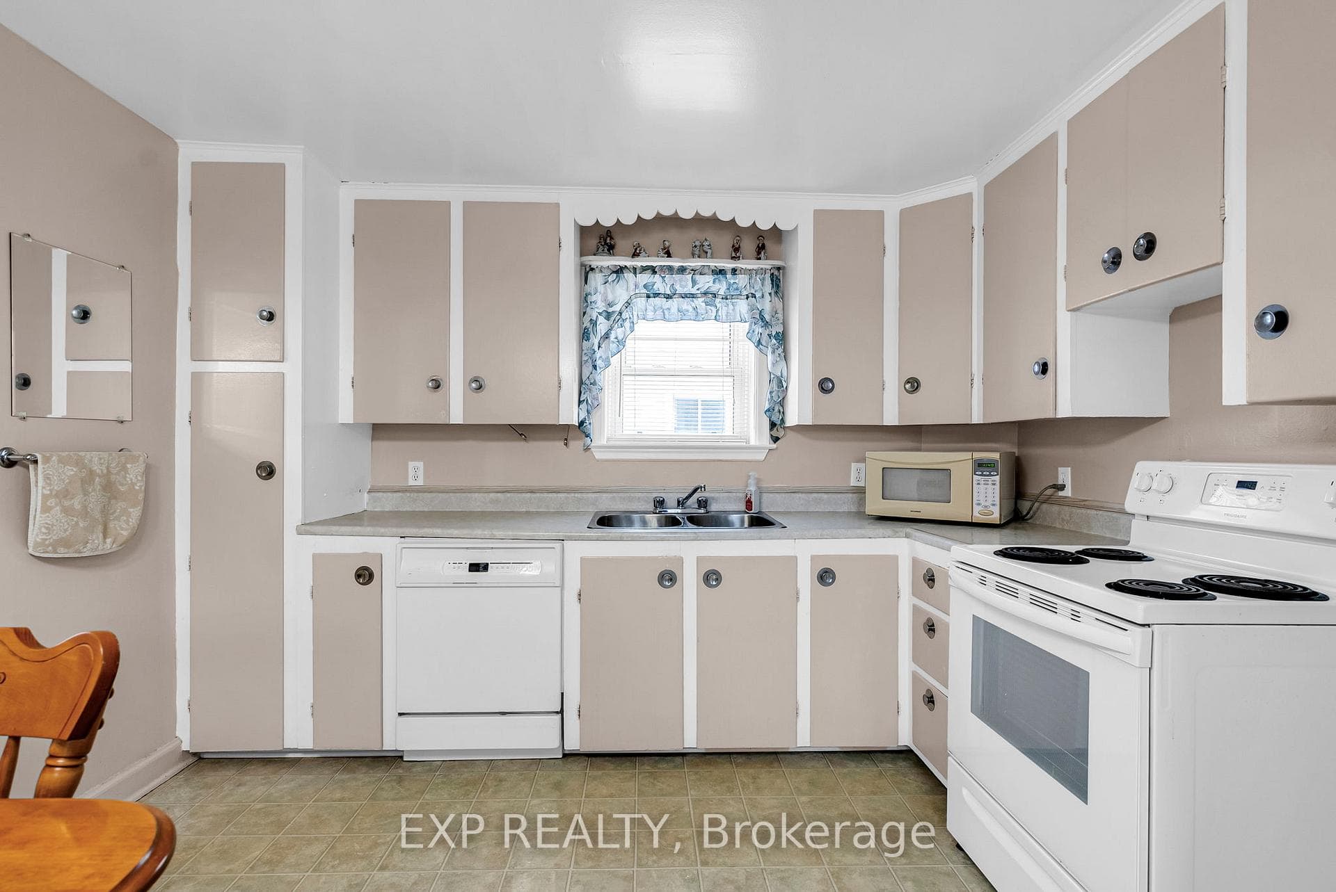 313 Sixth Street photo 7