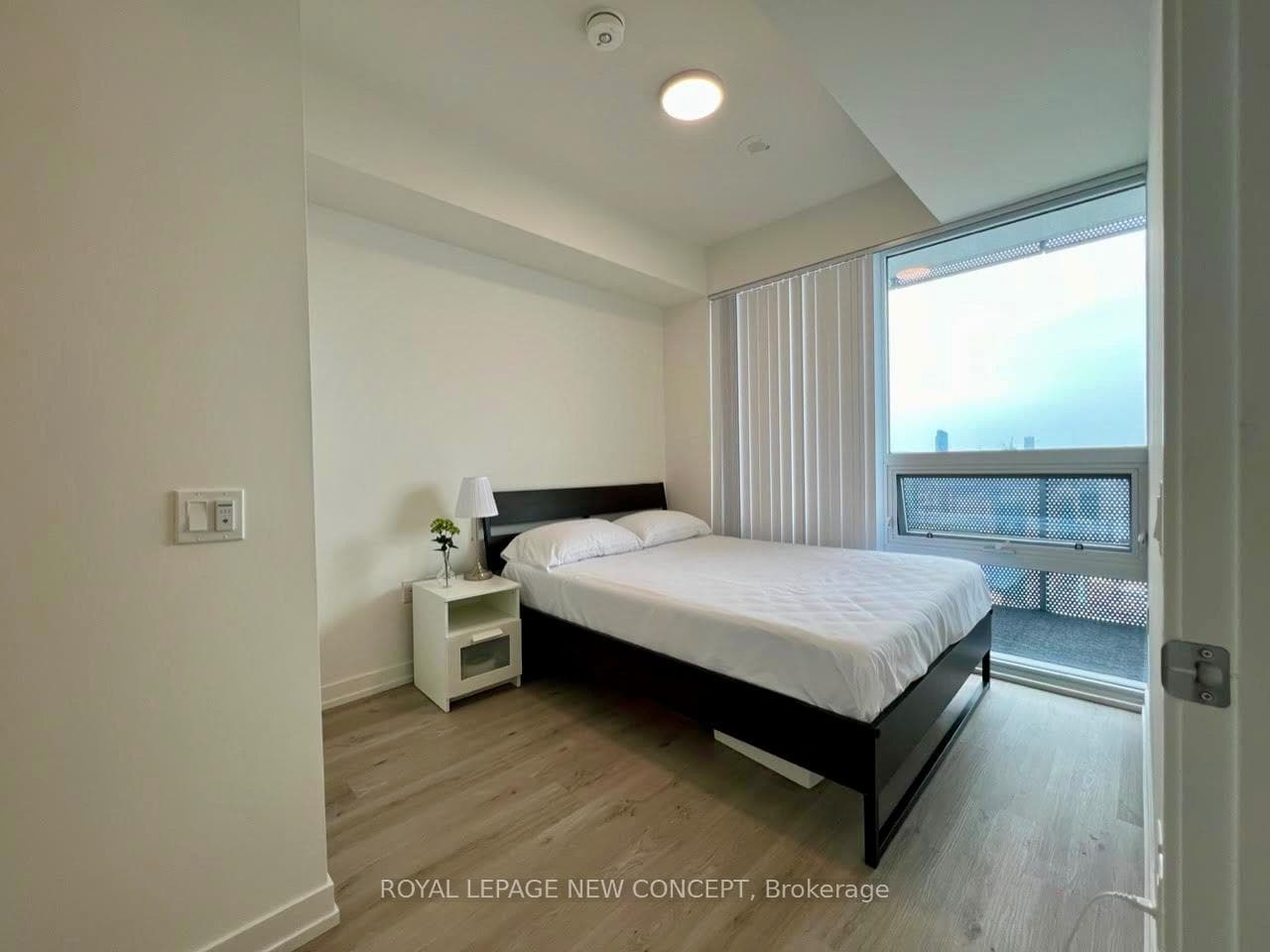 138 Downes Street Unit 7302 photo 18
