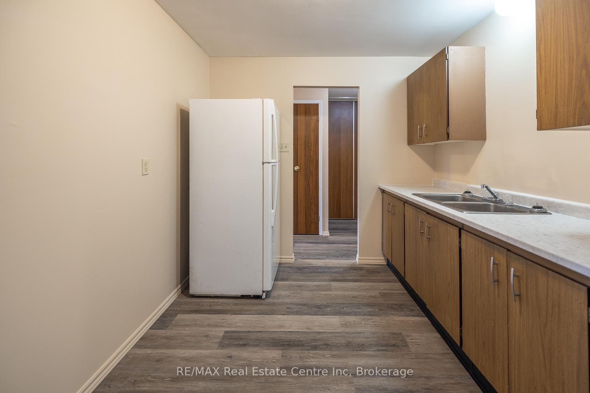 41 Conroy Crescent Unit 102 photo 22